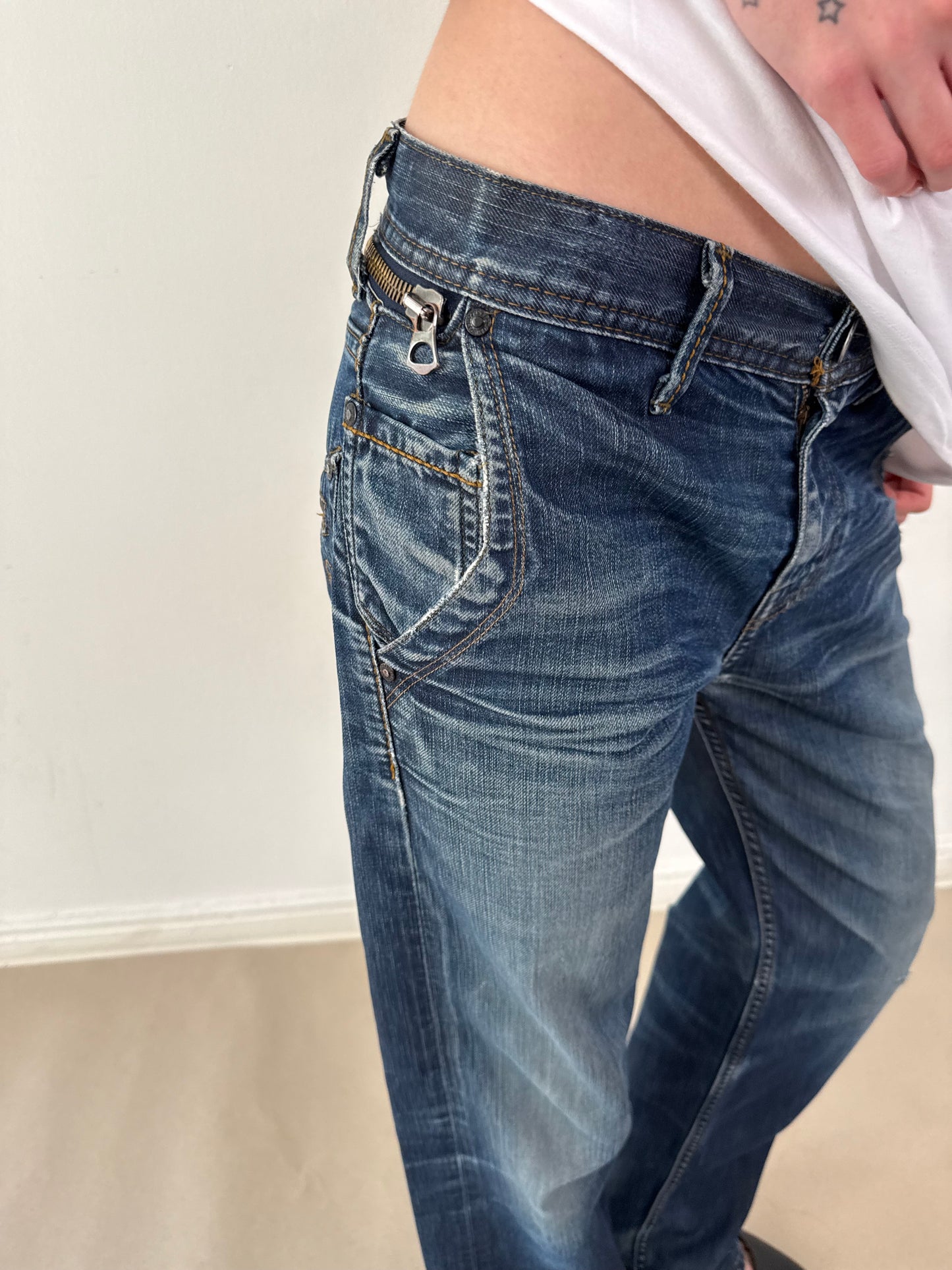 2000s Levi’s 503 buckle