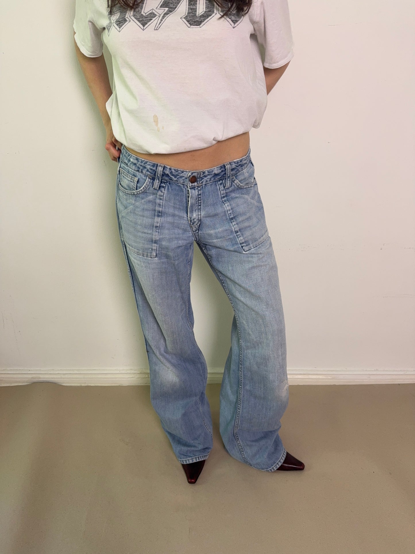 2000s distressed low jeans