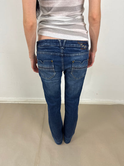 2000s low rise flared jeans