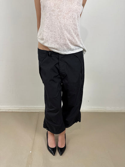 2000s parachute capris black