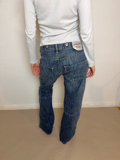 1990s Levi’s antiform button W31