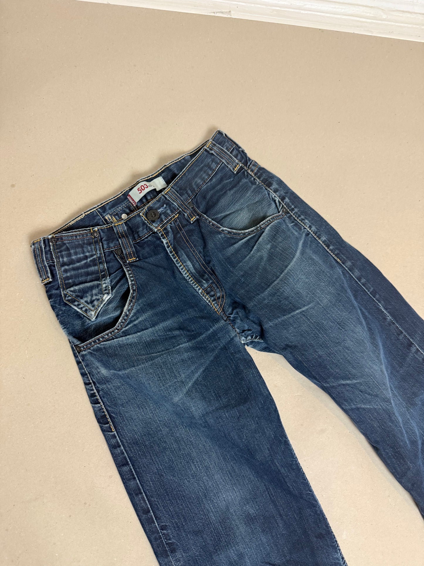 1990s Levi’s buckle antiform