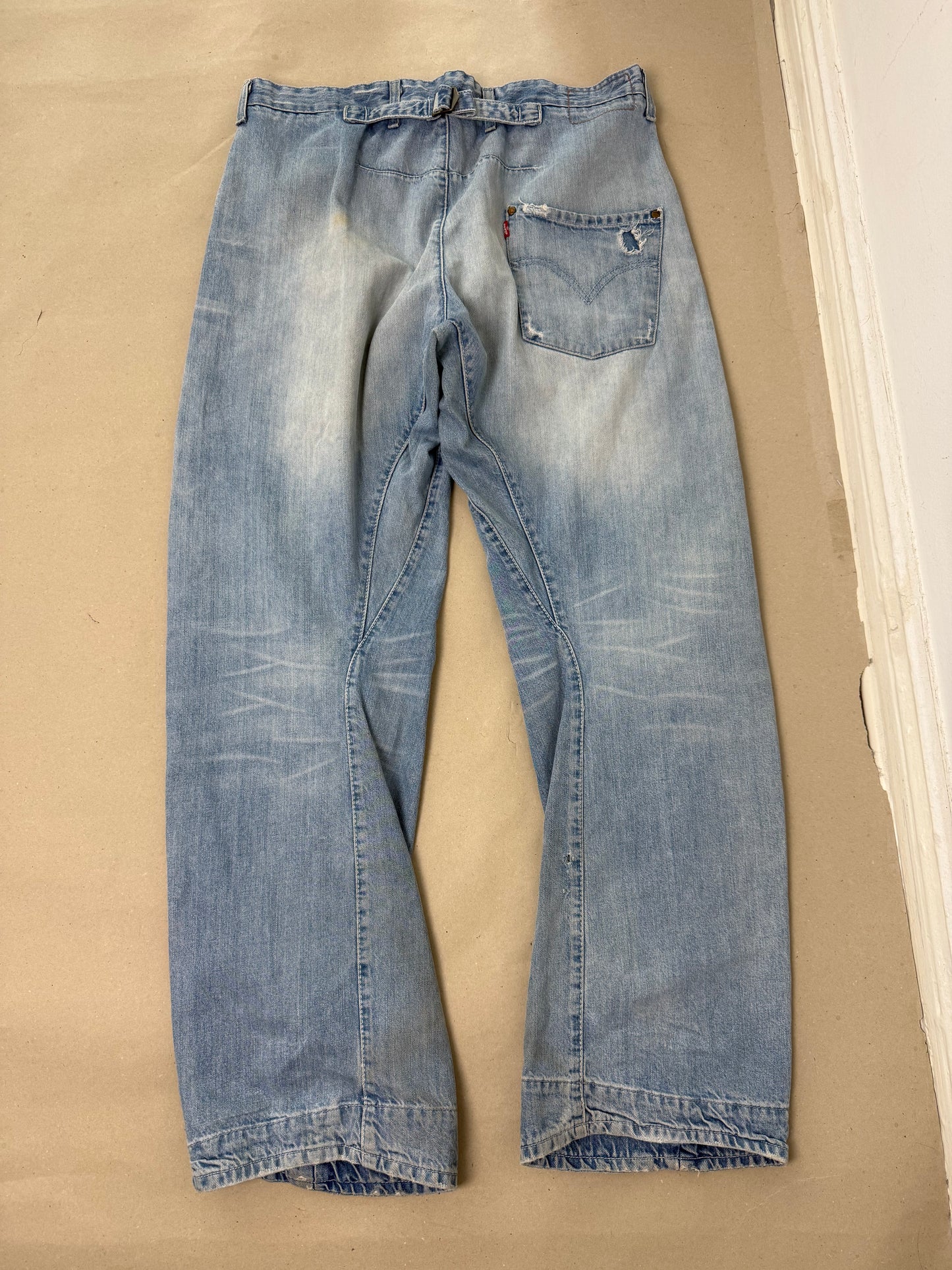 Levi’s engineered buckle W36