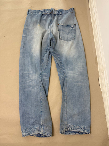 Levi’s engineered buckle W36