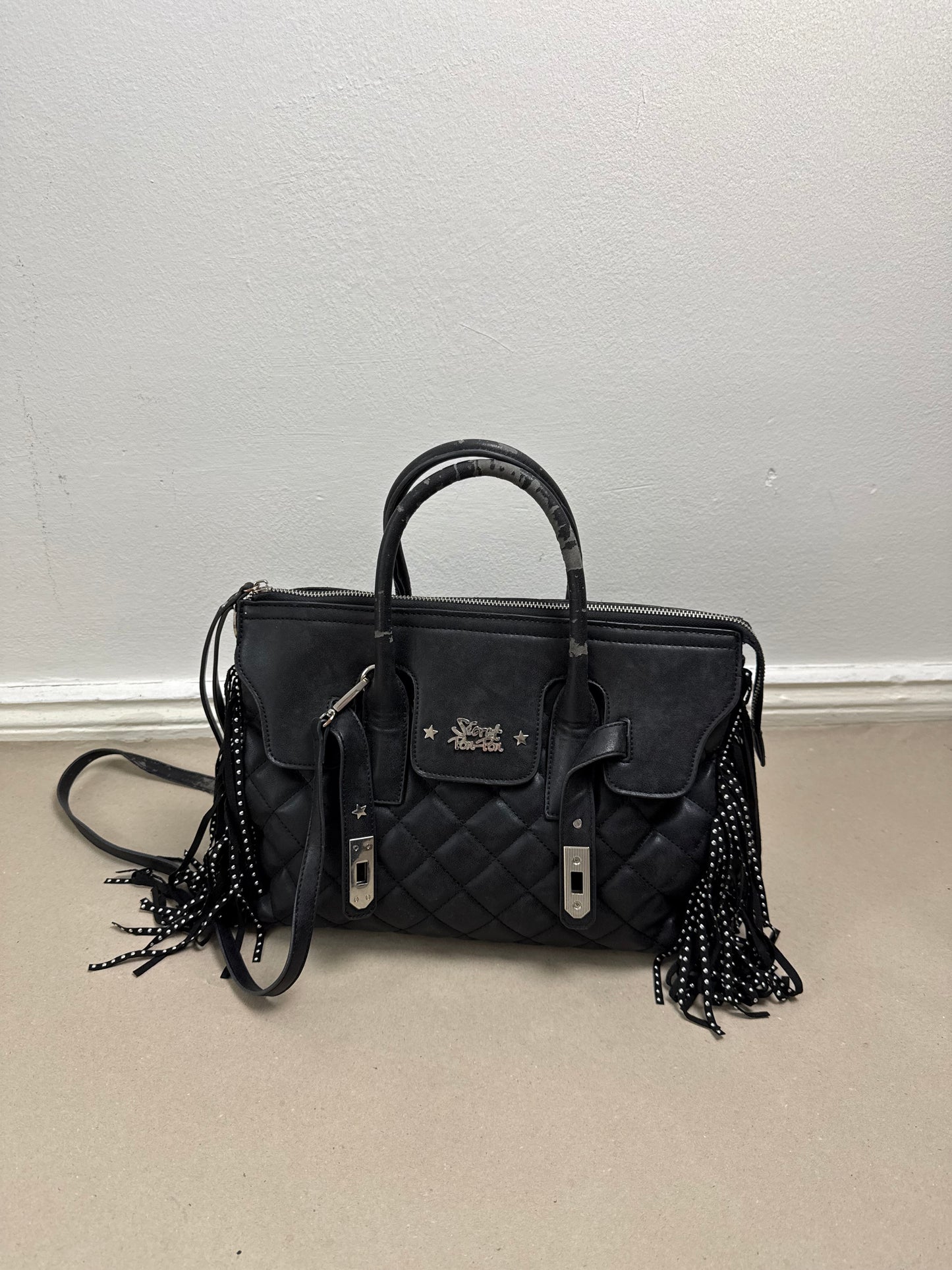 2000s fringe firkin bag black
