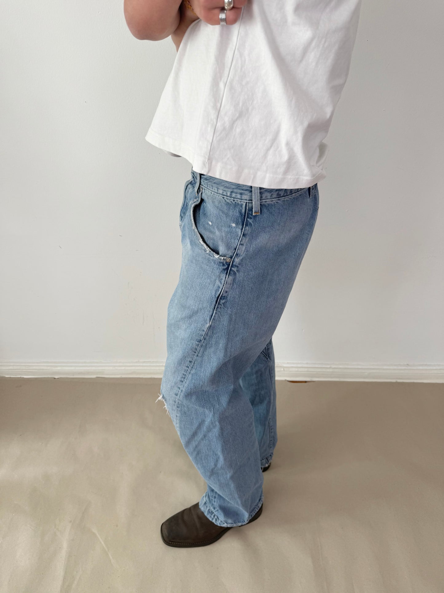 2000s Levi’s engineered buckle W34