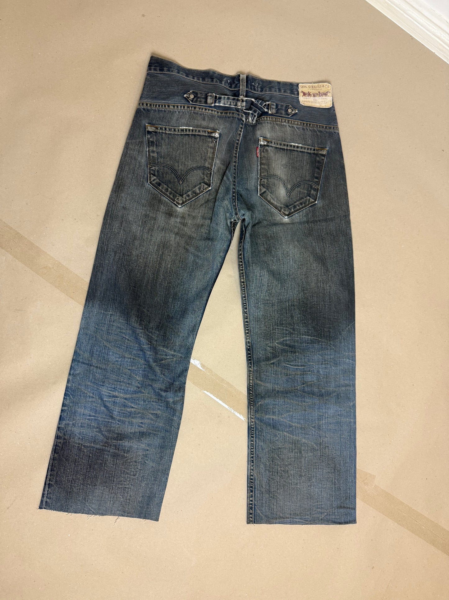 2000s Levi’s antiform buckle W36