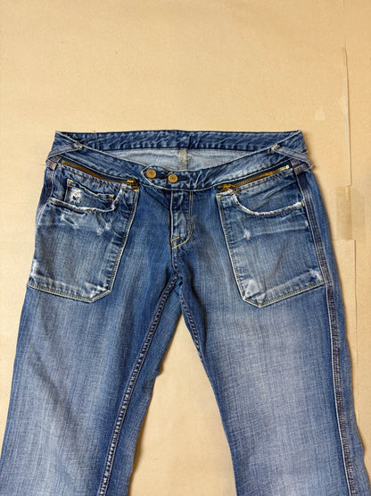 2000s low rise jeans