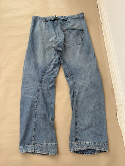 2000s distressed Levis engineered W36