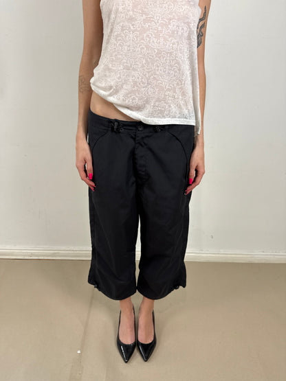 2000s parachute capris black