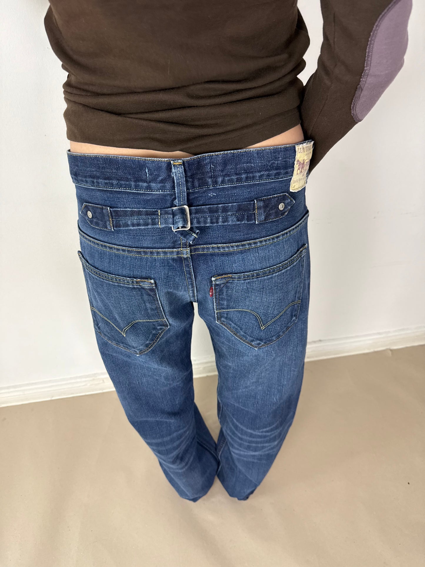 2000s Levi’s 503 buckle W