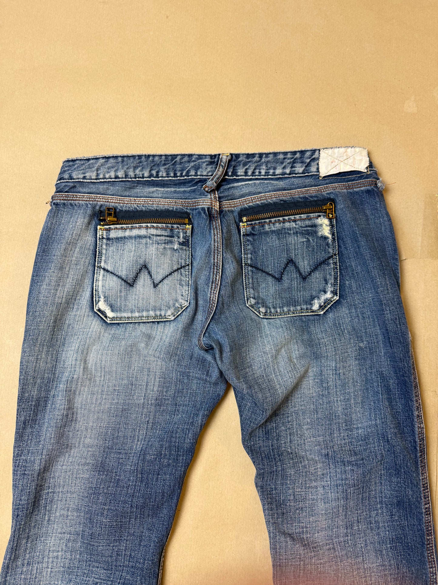 2000s low rise jeans