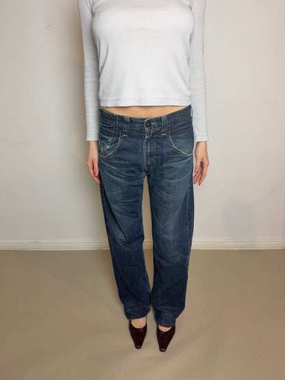 1990s Levi’s buckle antiform