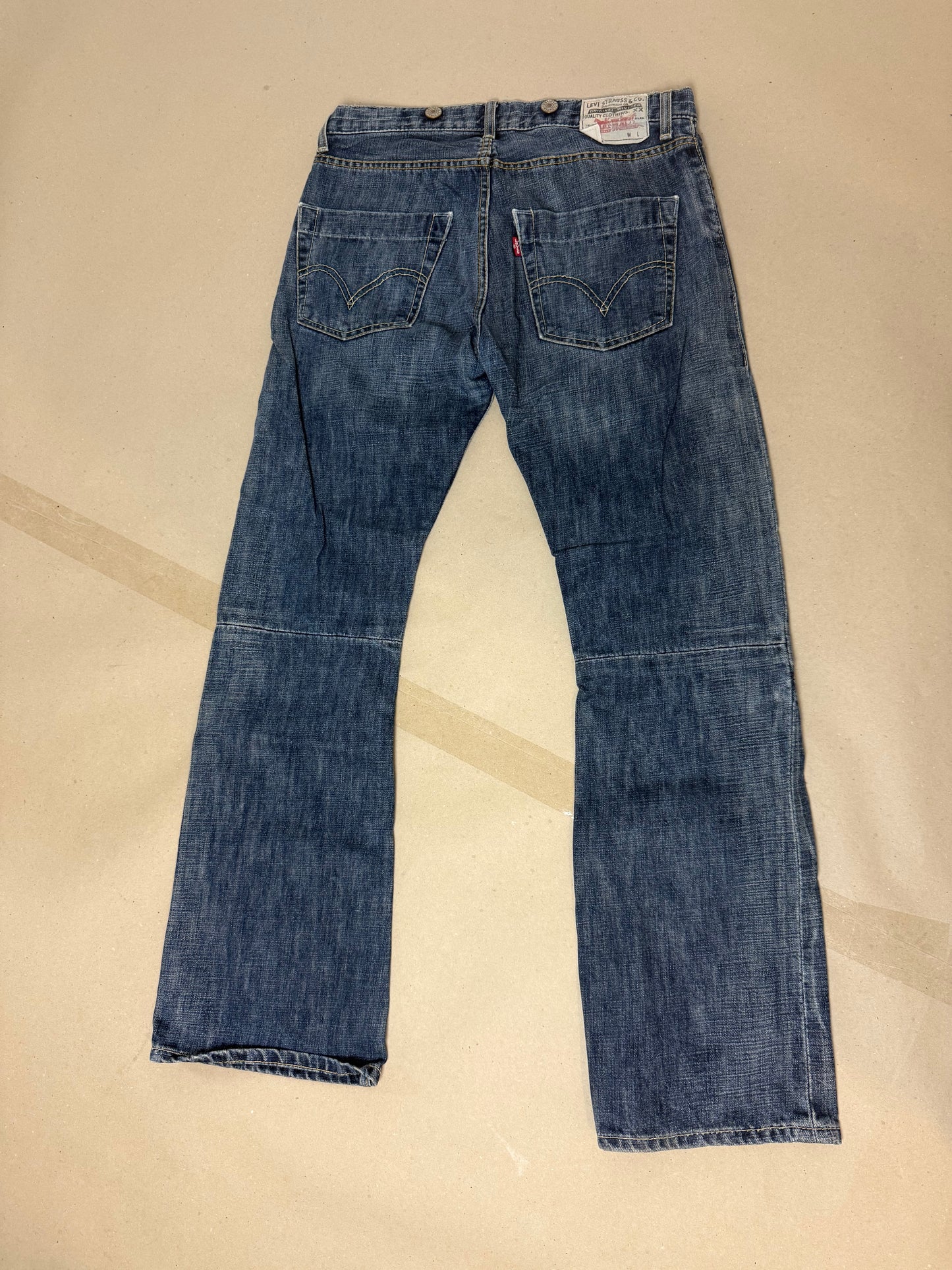 1990s Levi’s antiform button W31