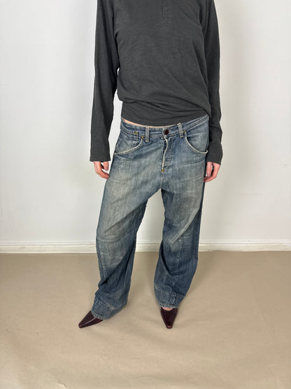 2000s Levi’s engineered buckle W30