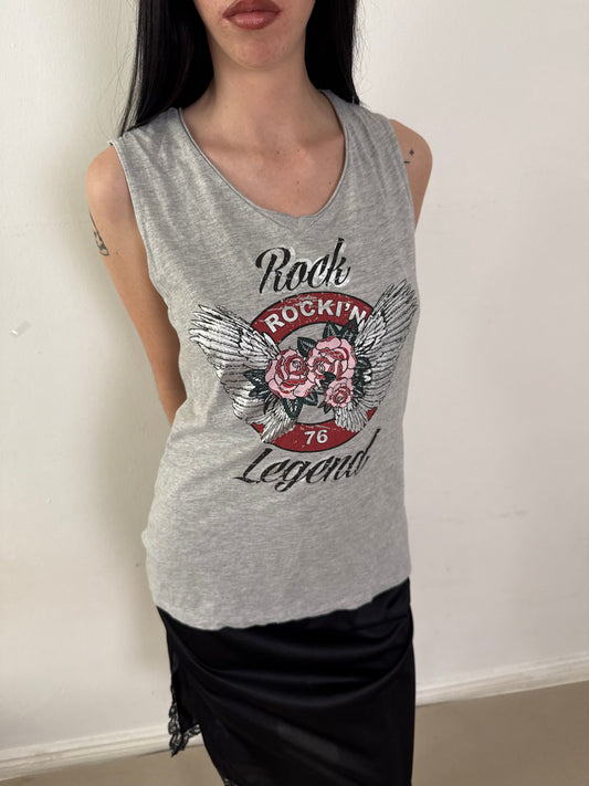 2000s slouchy graphic top