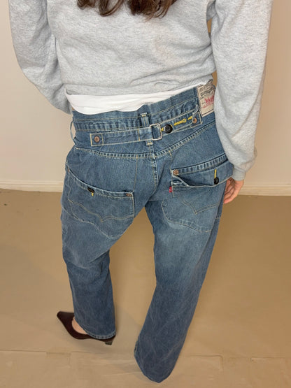 2000s Levi’s antiform buckle