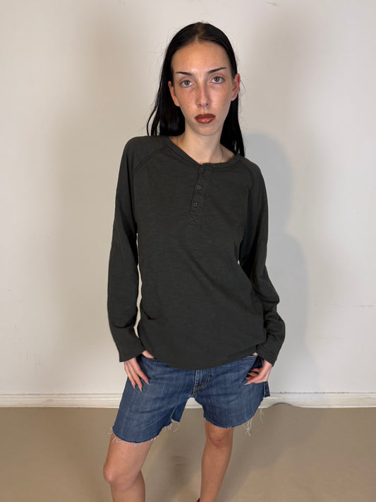 2000s khaki henley longsleeve