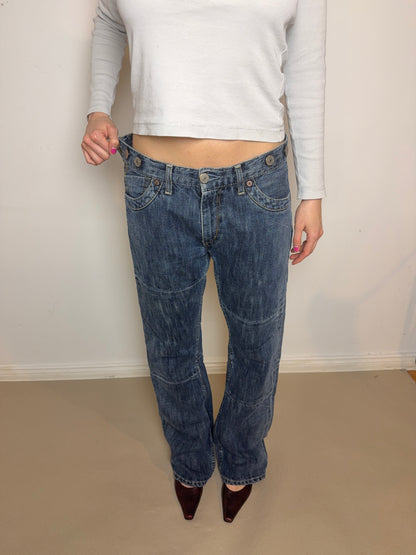 1990s Levi’s antiform button W31