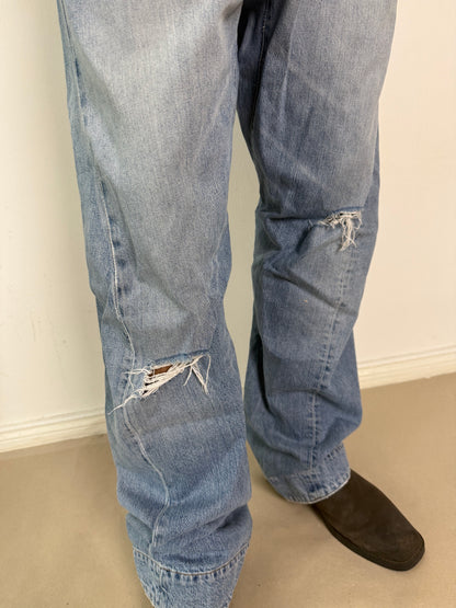 2000s distressed Levis engineered W36