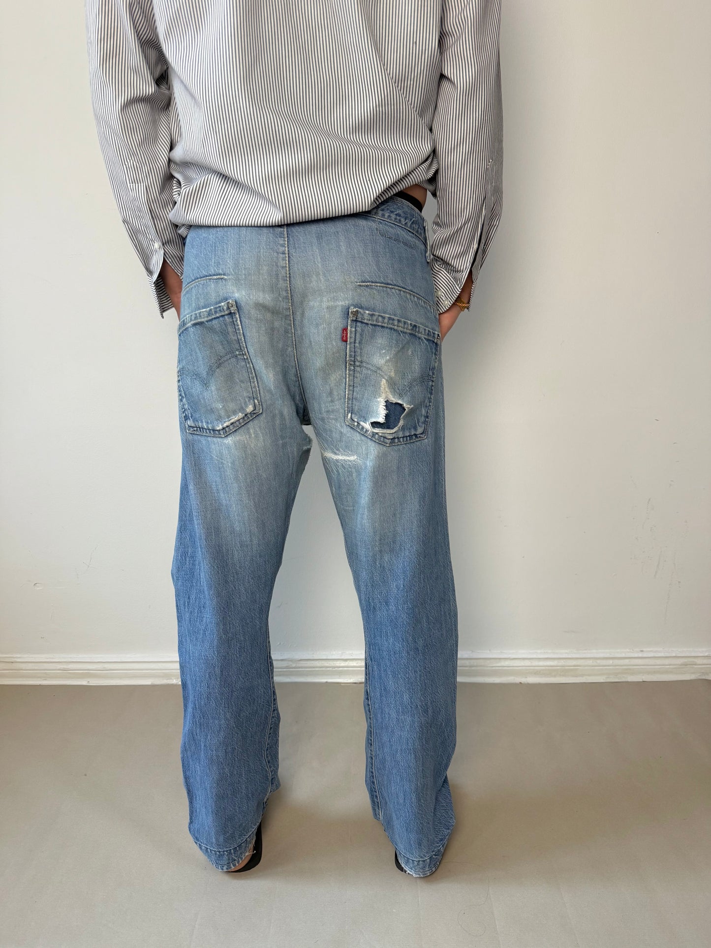 2000s Levis engineered jeans