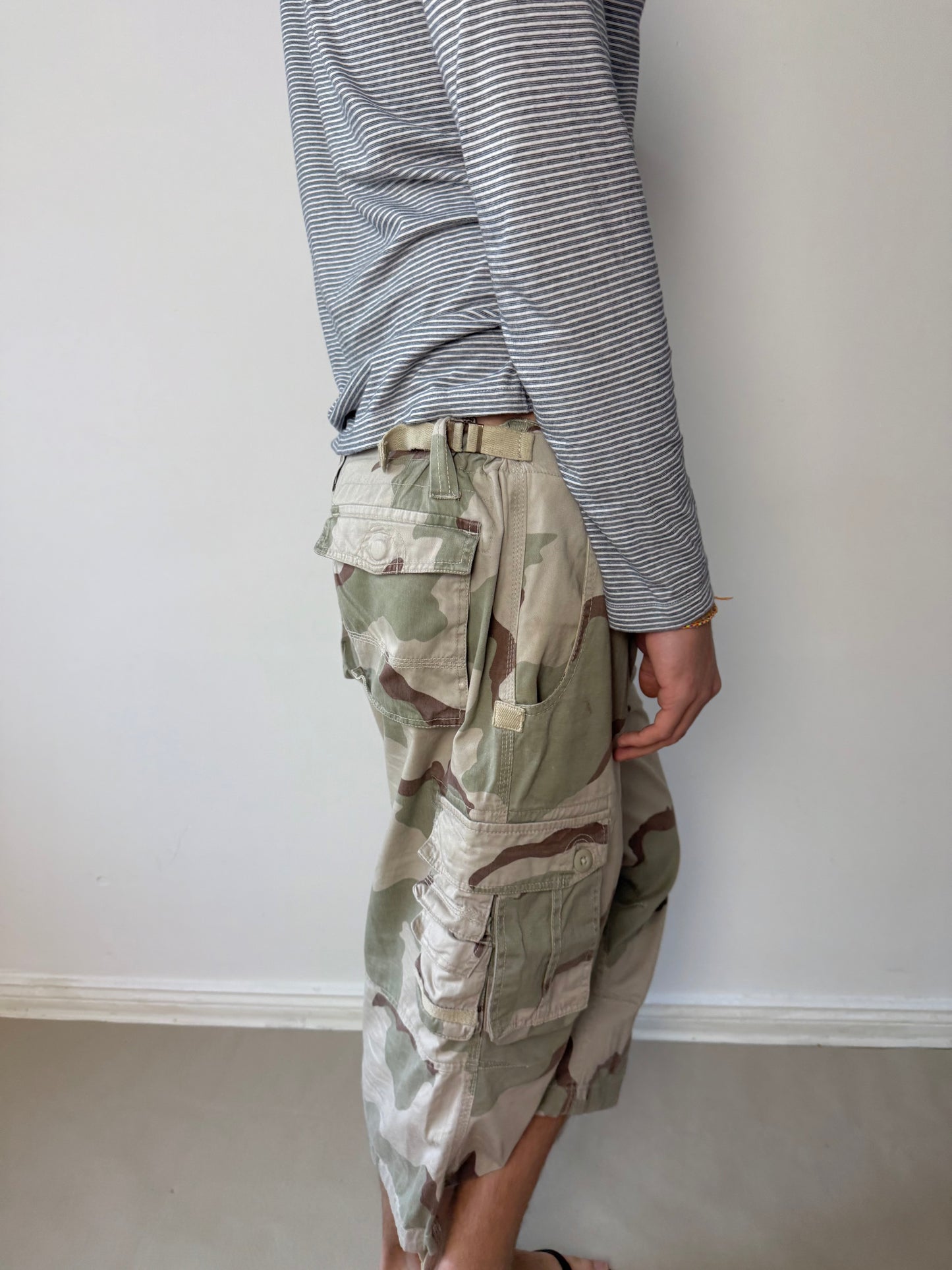 1990s military cargo shorts