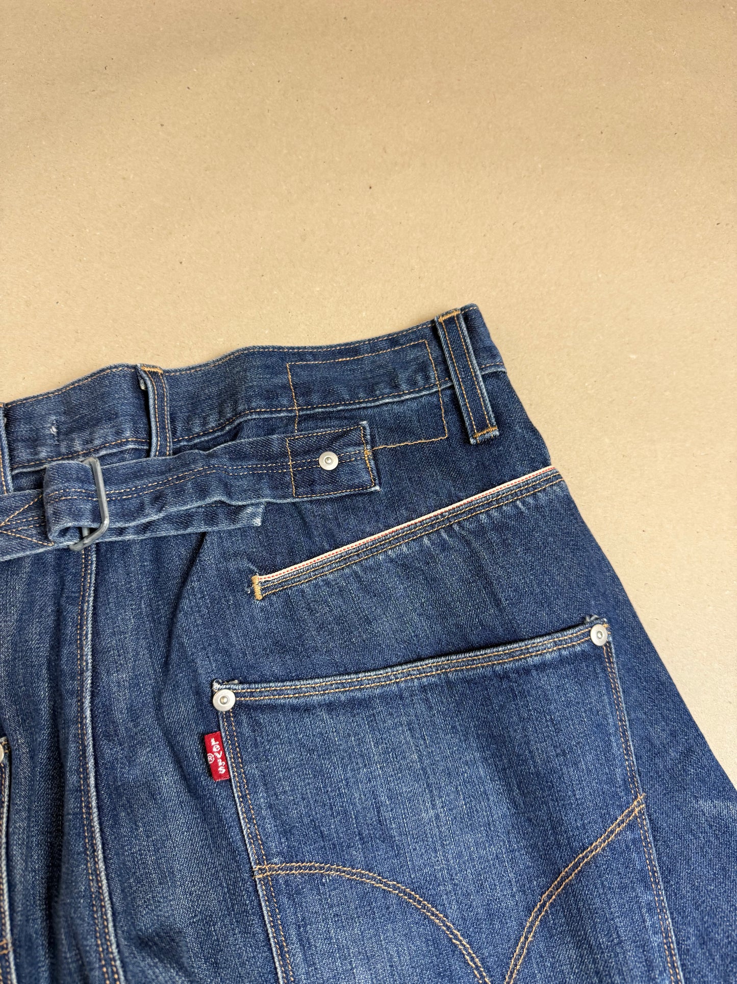 2000s Levi’s engineered buckle selvage W34