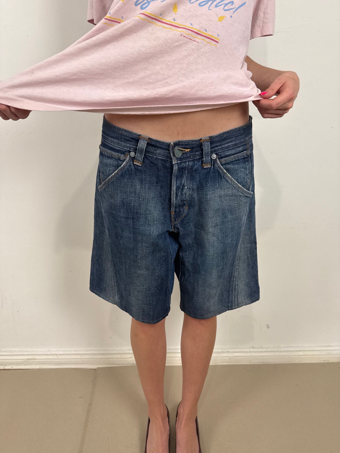 2000s Levi’s engineered button back shorts W29