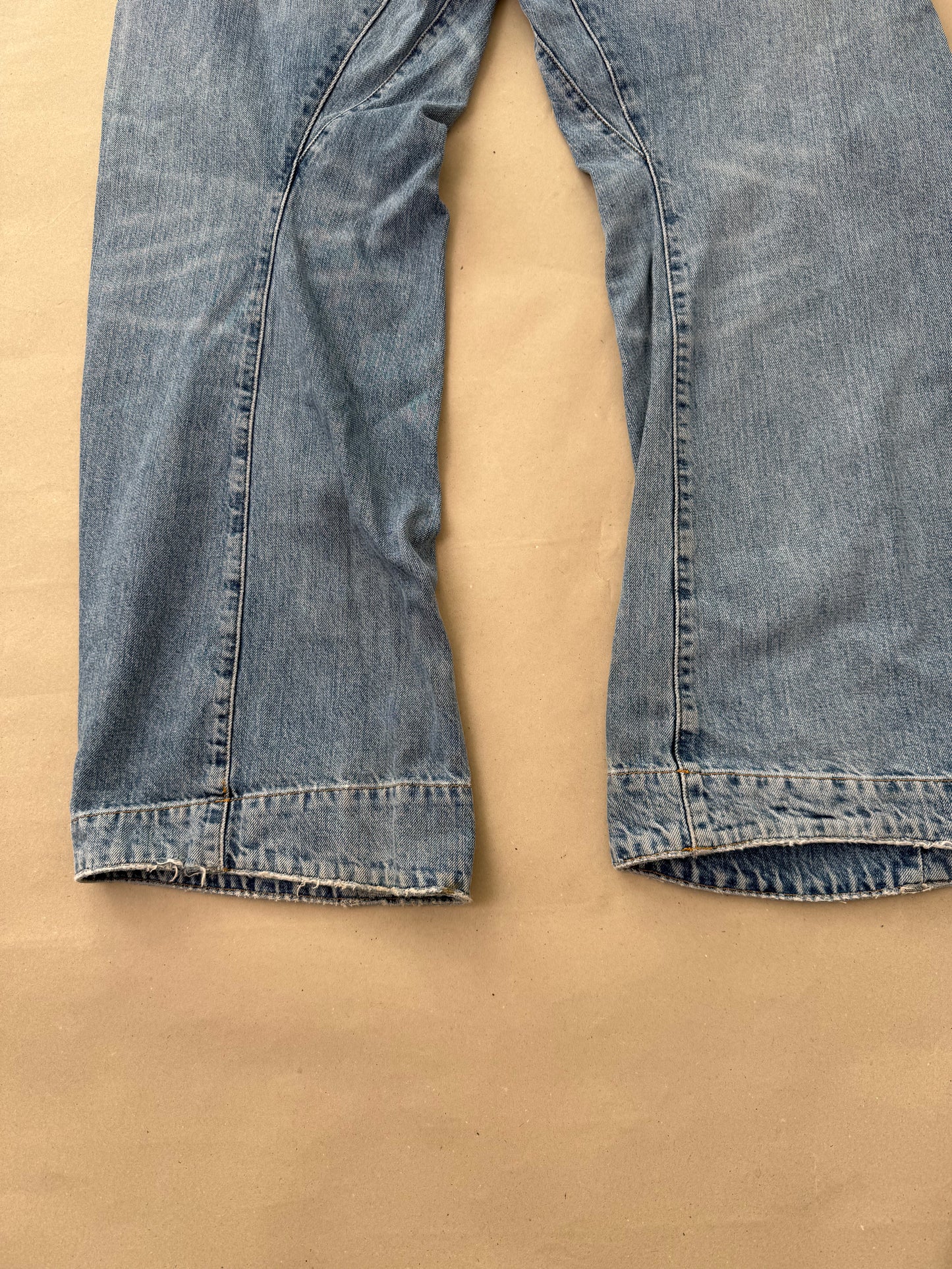 2000s distressed Levis engineered W36