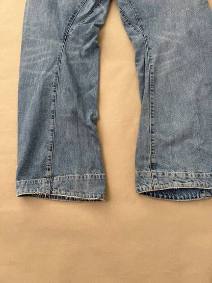 2000s distressed Levis engineered W36