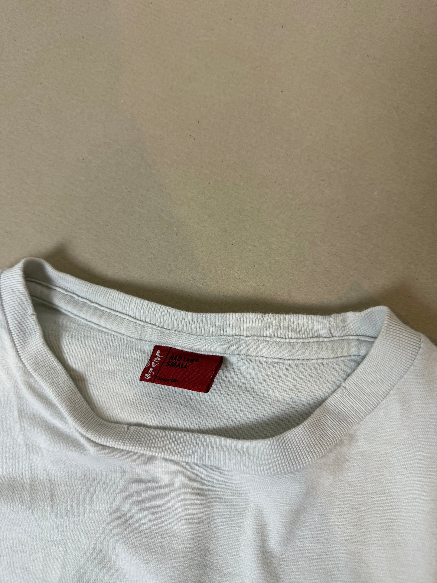 1990a levi’s tee