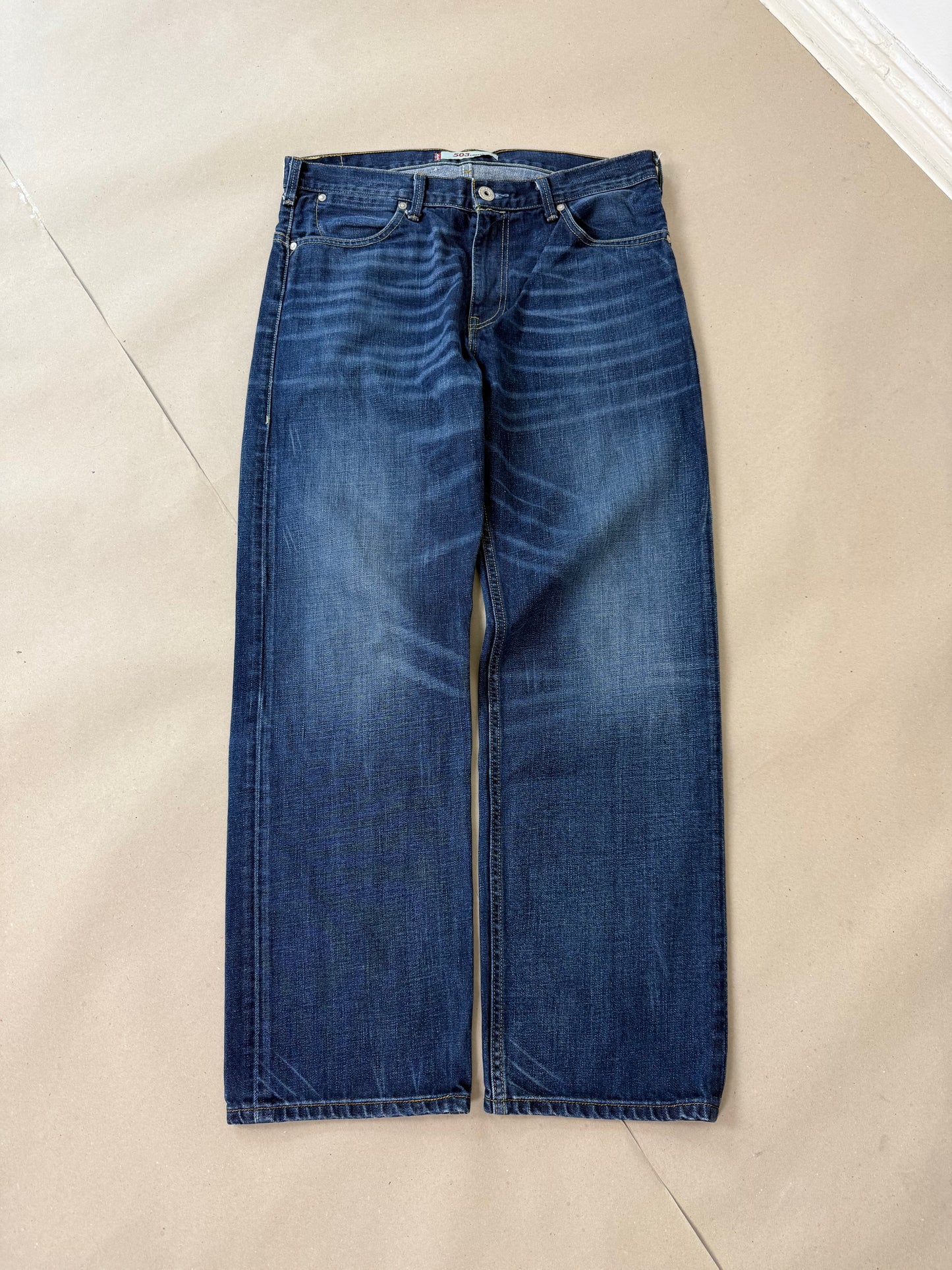 2000s Levi’s 503 buckle W