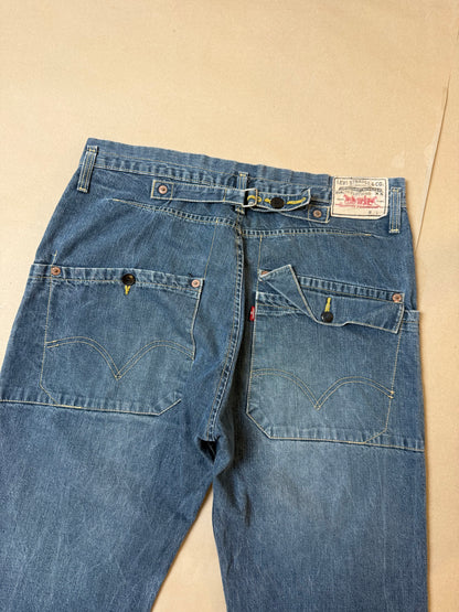 2000s Levi’s antiform buckle