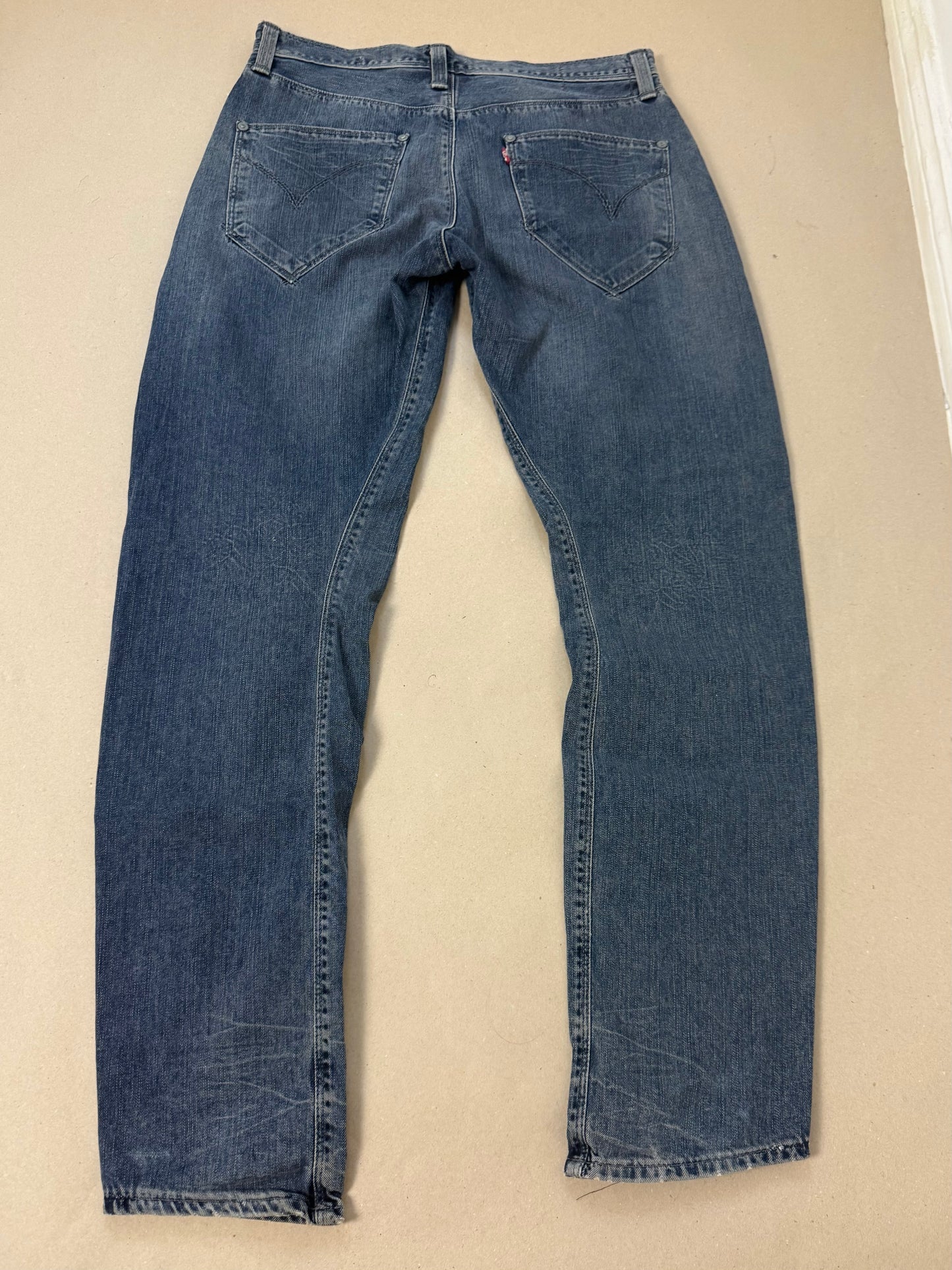 2000s levi’s engineered jeans W33