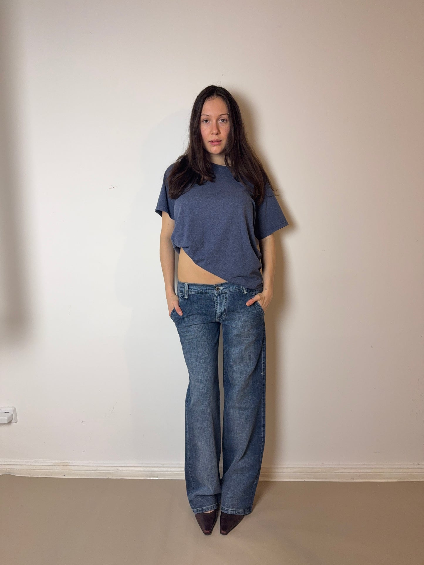 2000s ultra low waist jeans