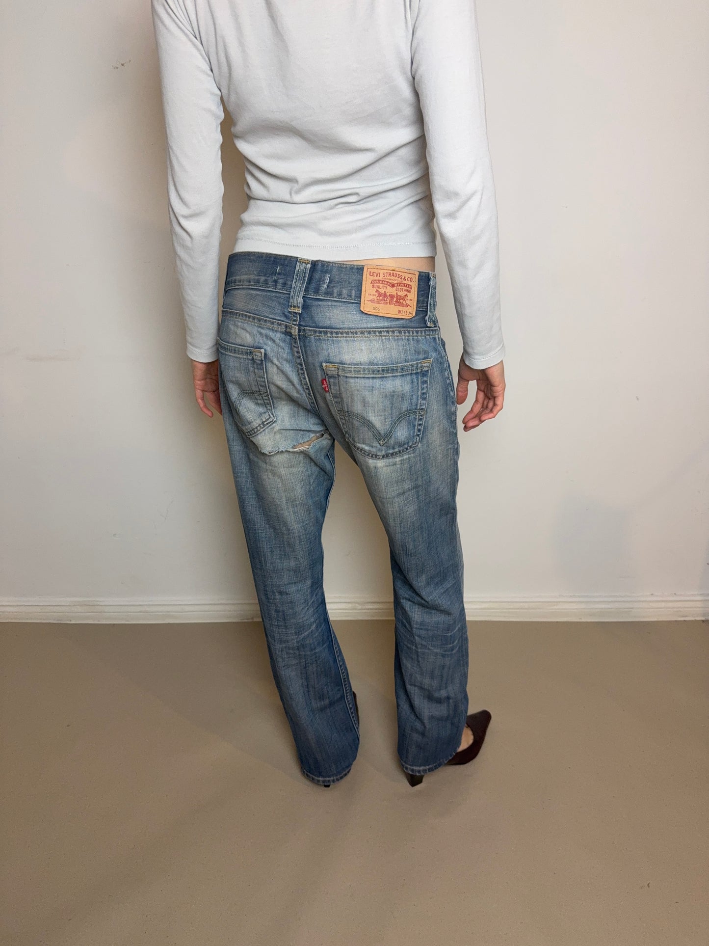 2000s Levi’s 506 ribbed W31