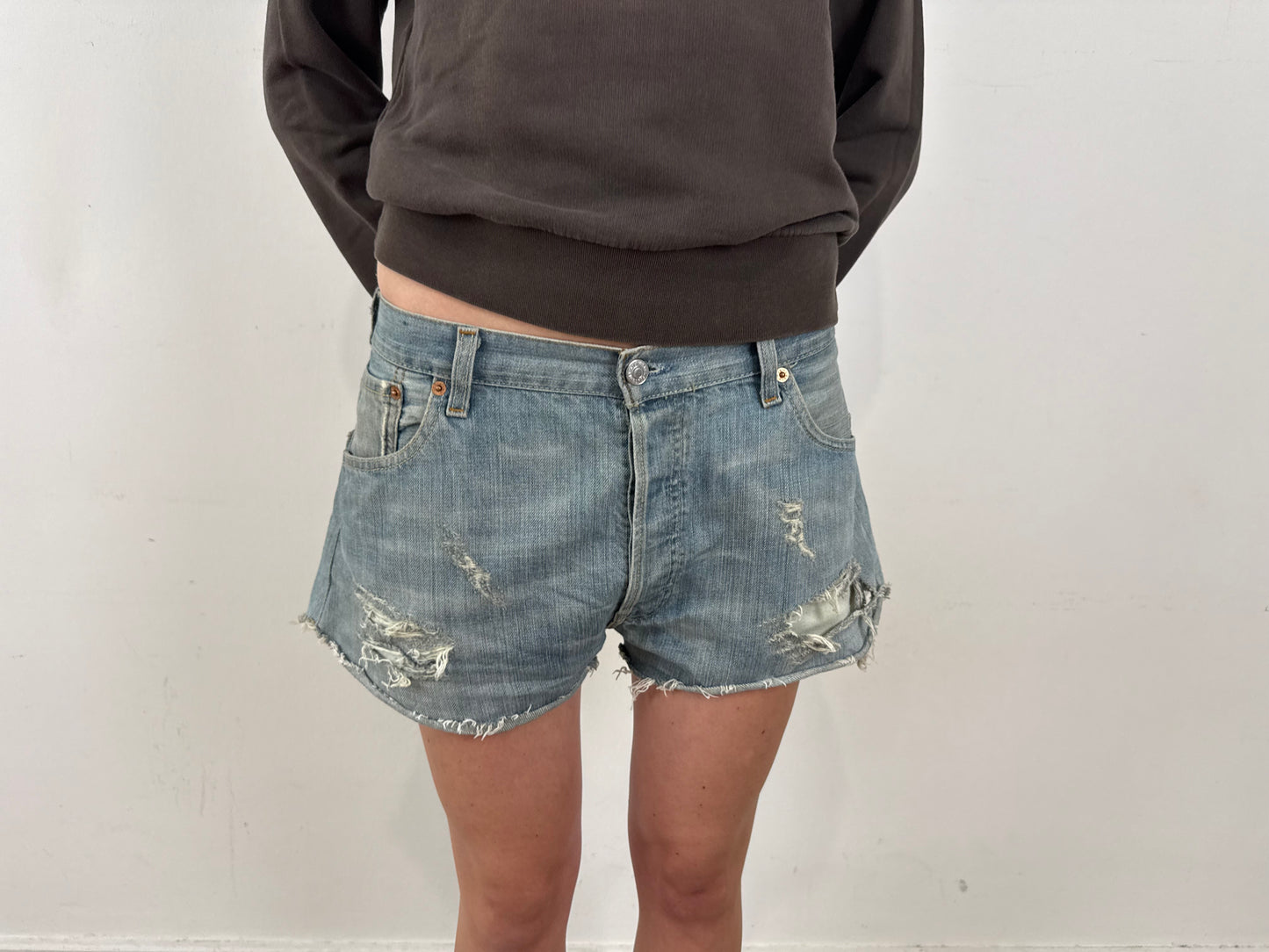 2000s distressed Levi’s 501 shorts