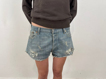 2000s distressed Levi’s 501 shorts