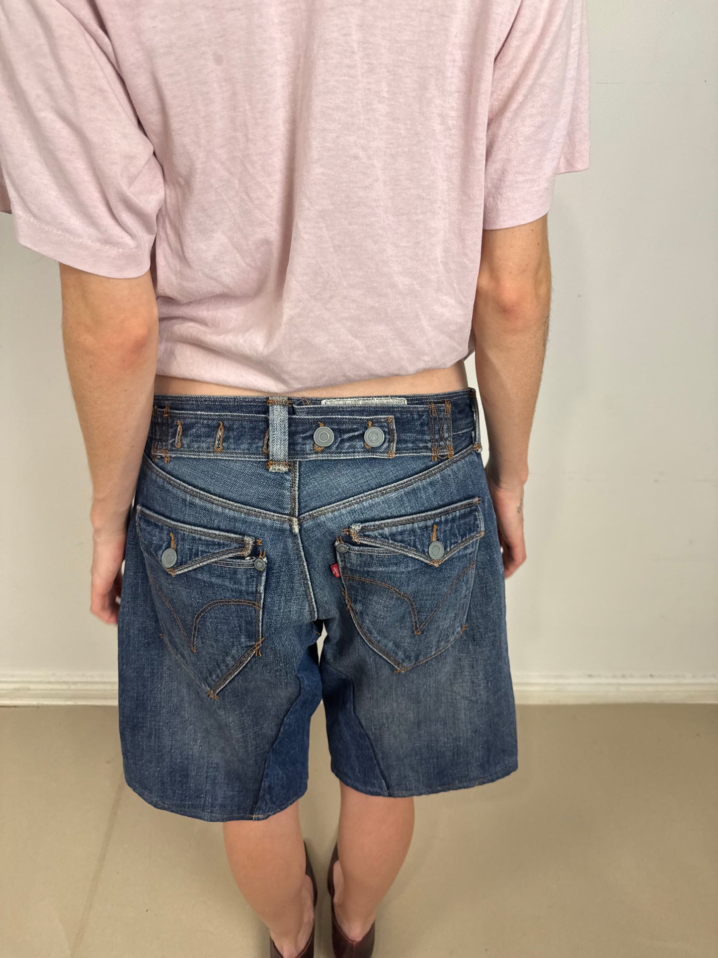 2000s Levi’s engineered button back shorts W29