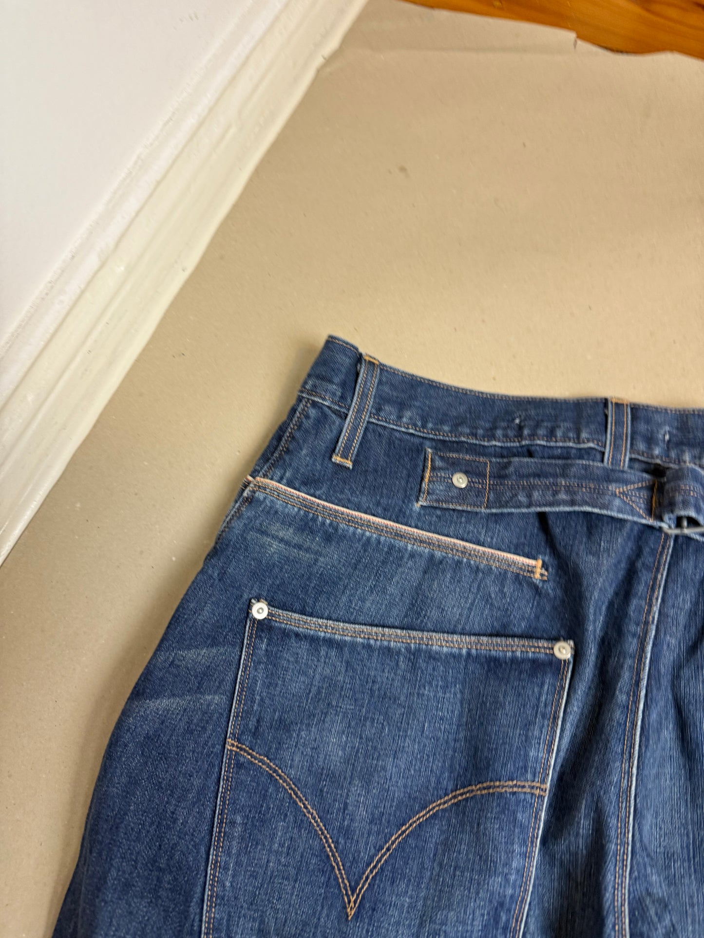 2000s Levi’s engineered buckle selvage W34