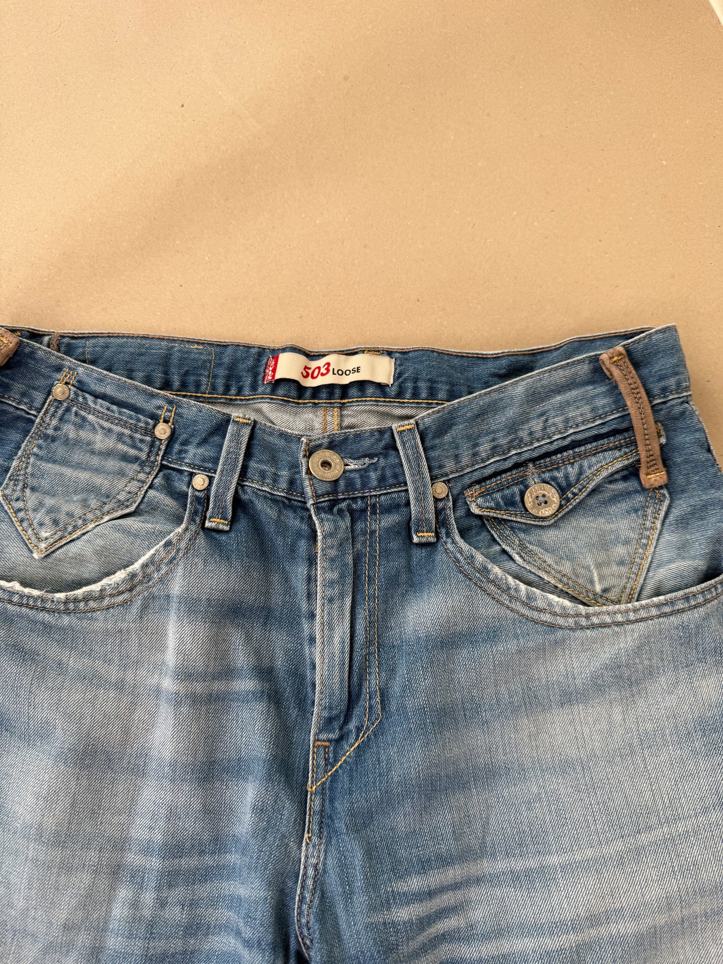 2000s Levi’s Antiform buckle jorts