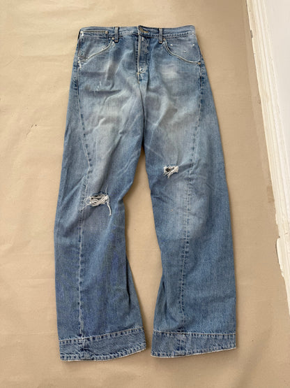 2000s distressed Levis engineered W36