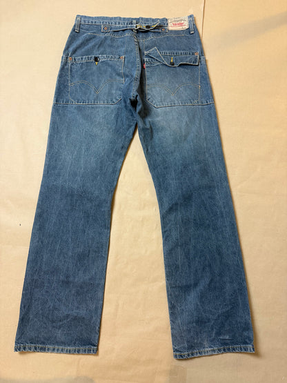 2000s Levi’s antiform buckle