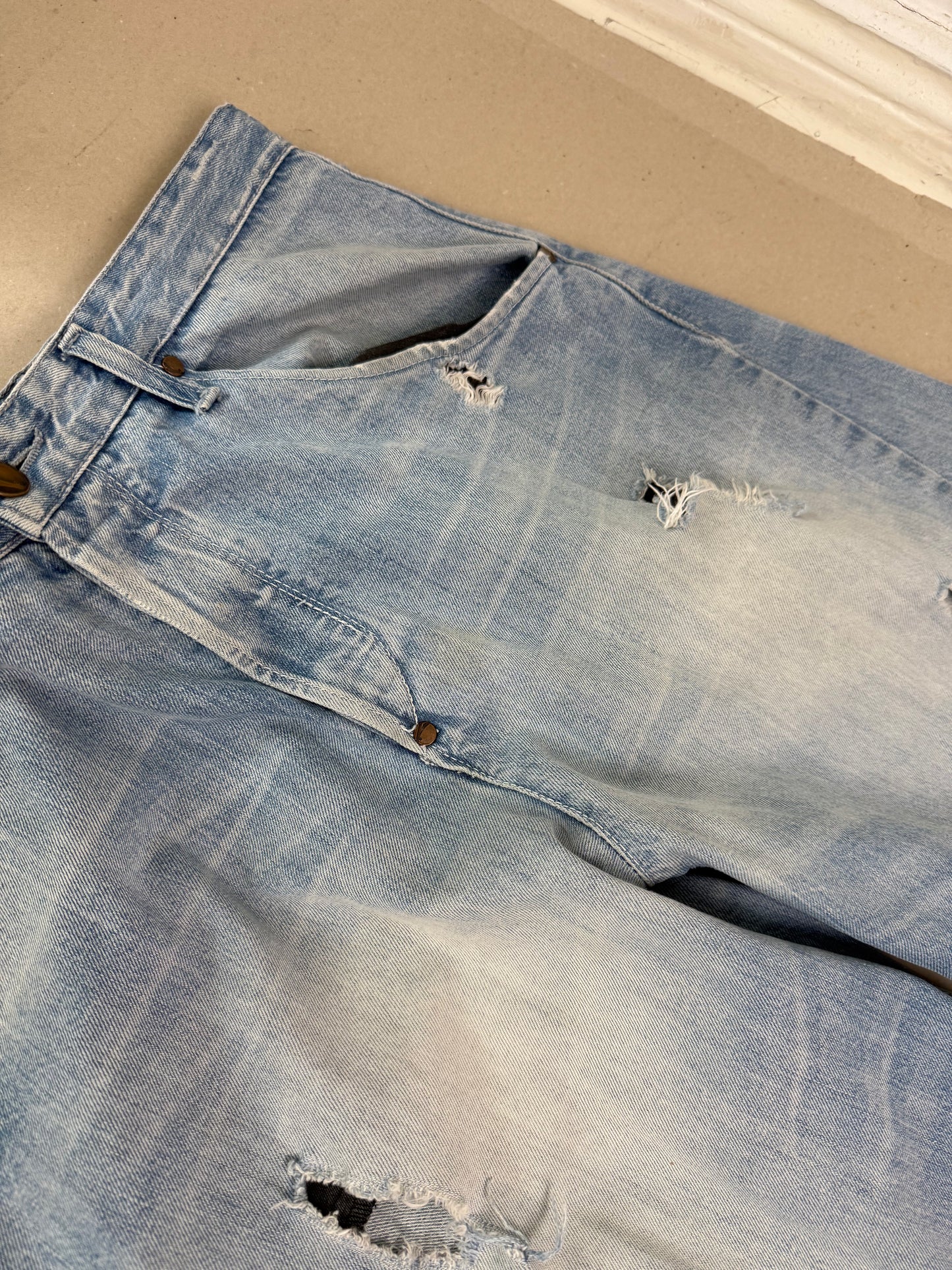 Levi’s engineered buckle W36