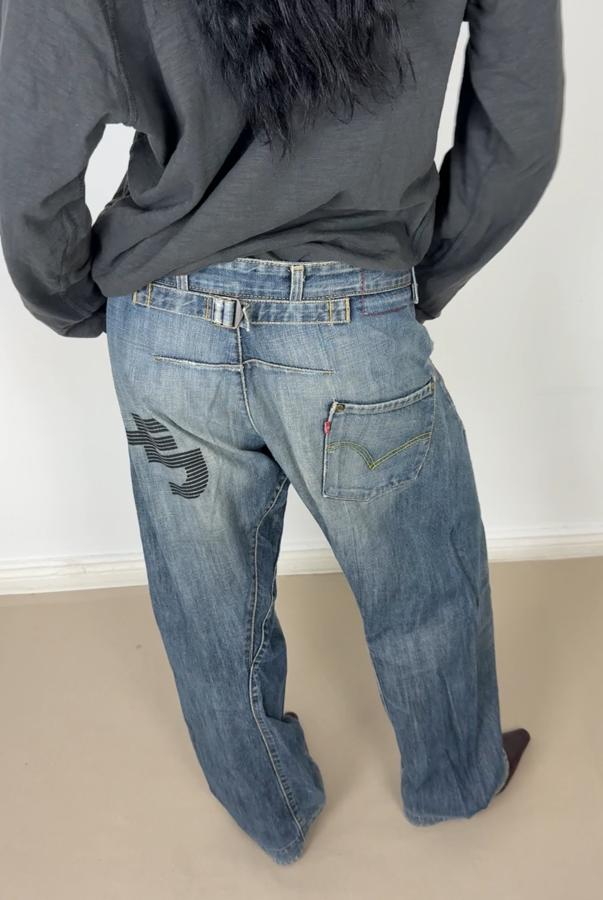 2000s Levi’s engineered buckle W30