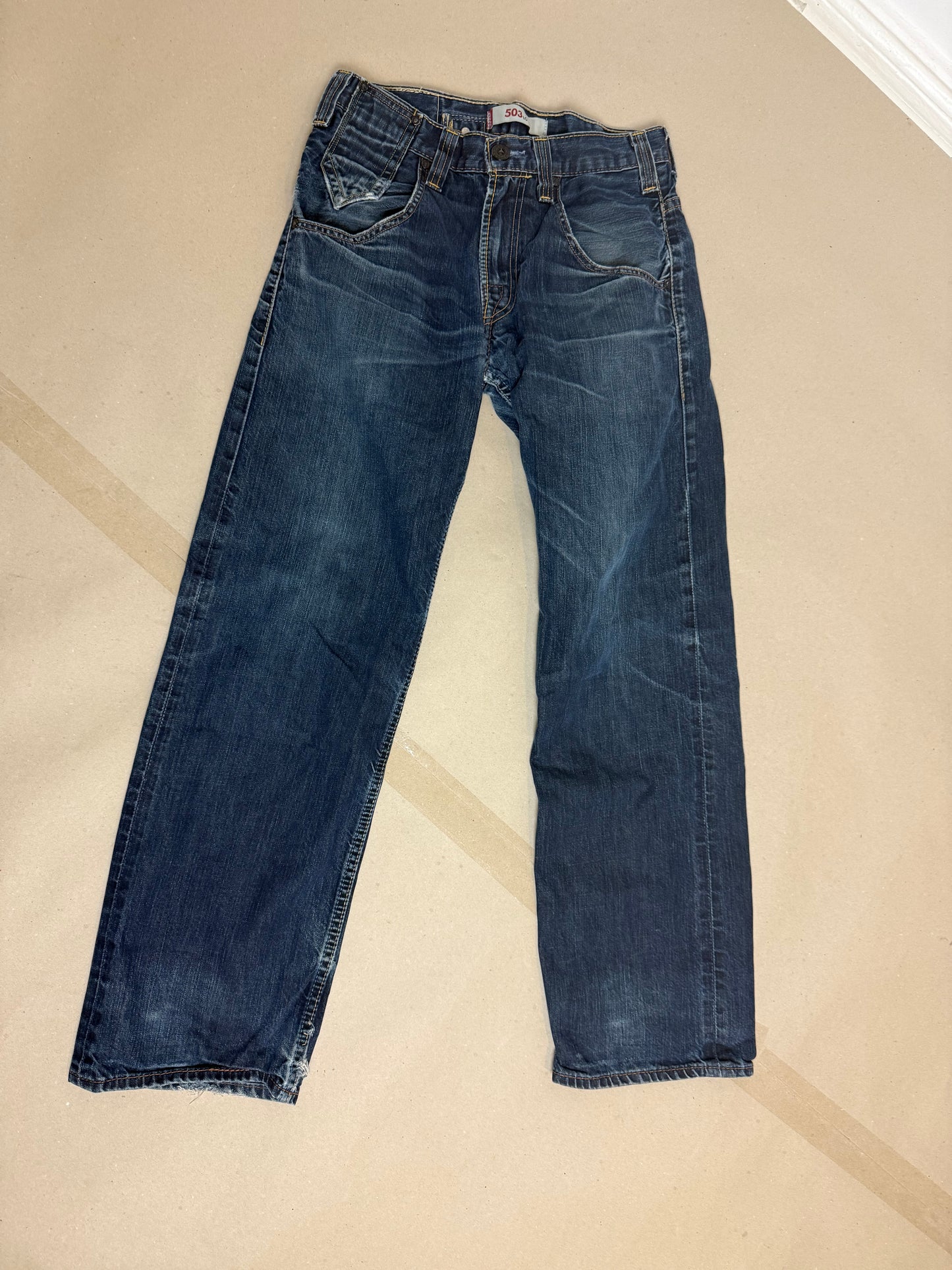 1990s Levi’s buckle antiform