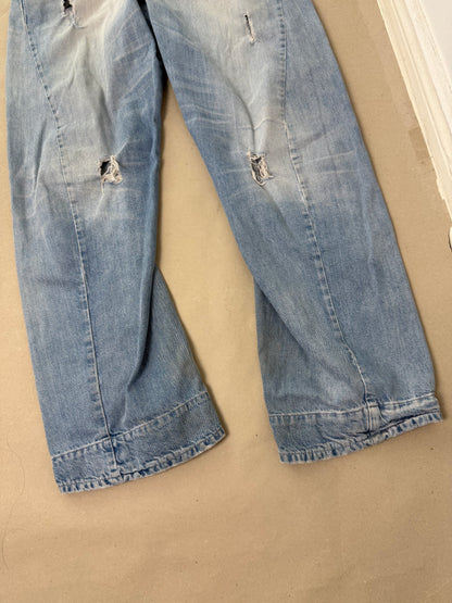 Levi’s engineered buckle W36