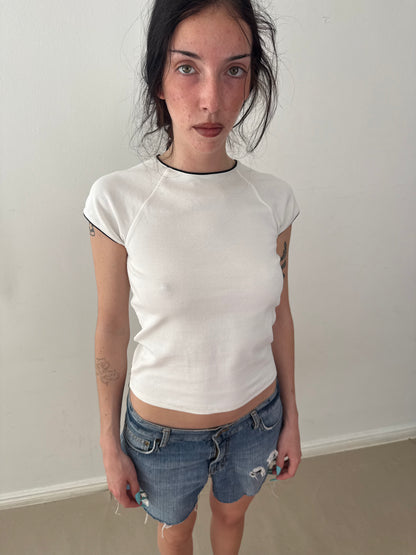 2000s WHITE BABY TEE