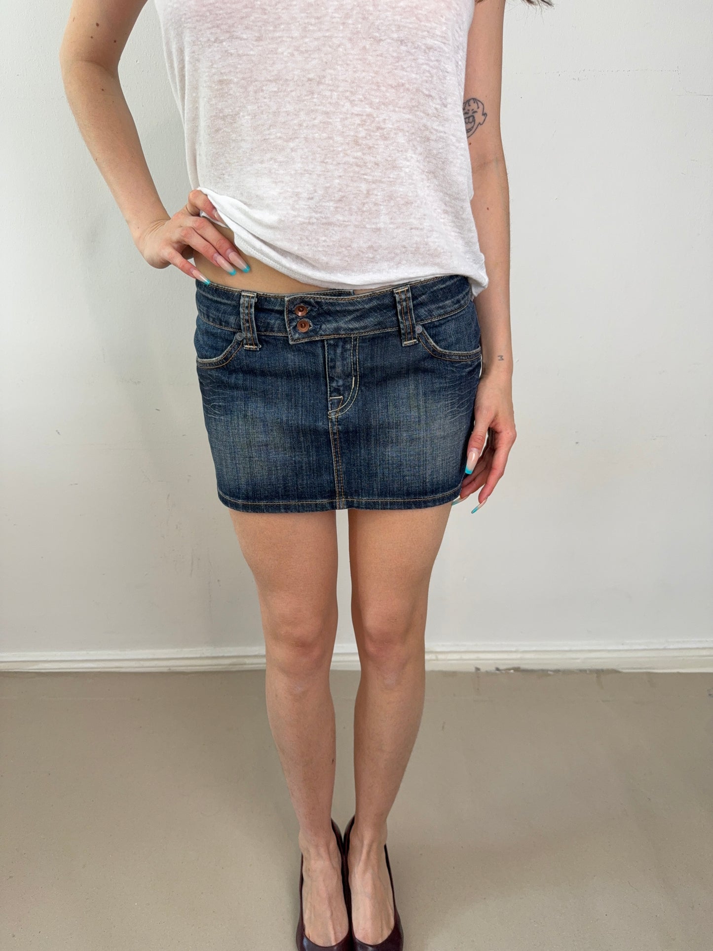 2000s GUESS MINI SKIRT
