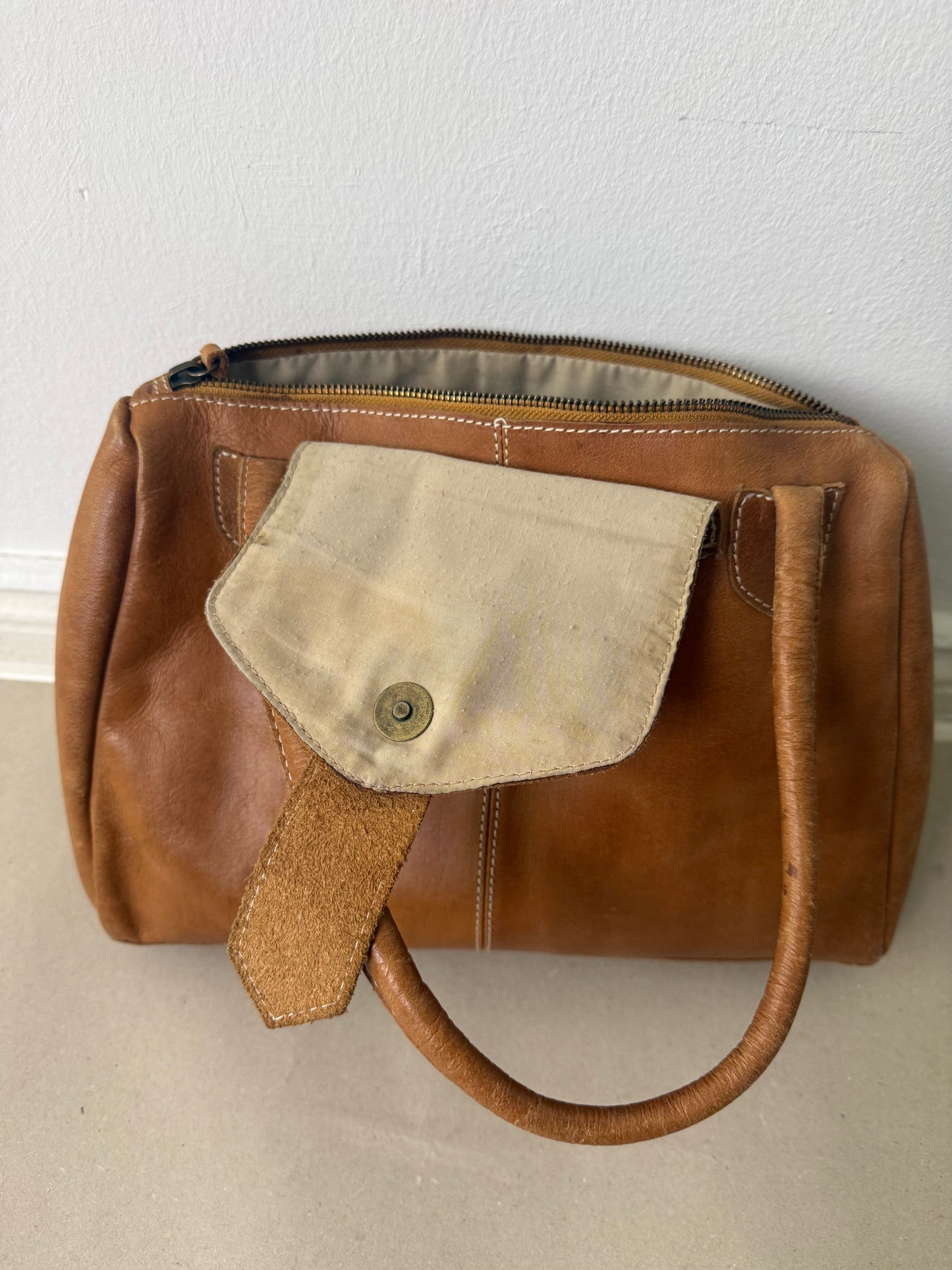2000s brown leather bag